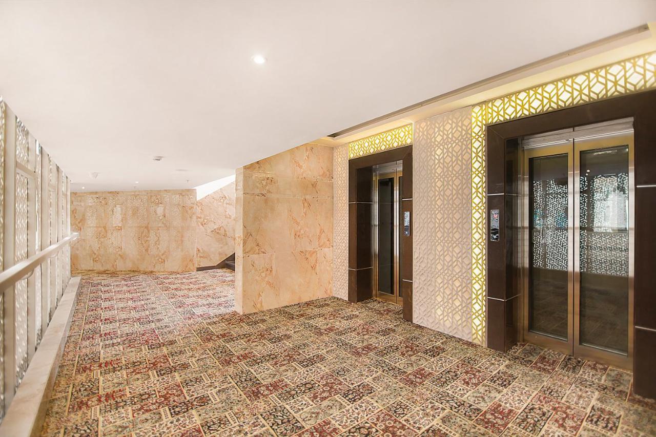 Отель Sarovar Portico , Индаур Экстерьер фото
